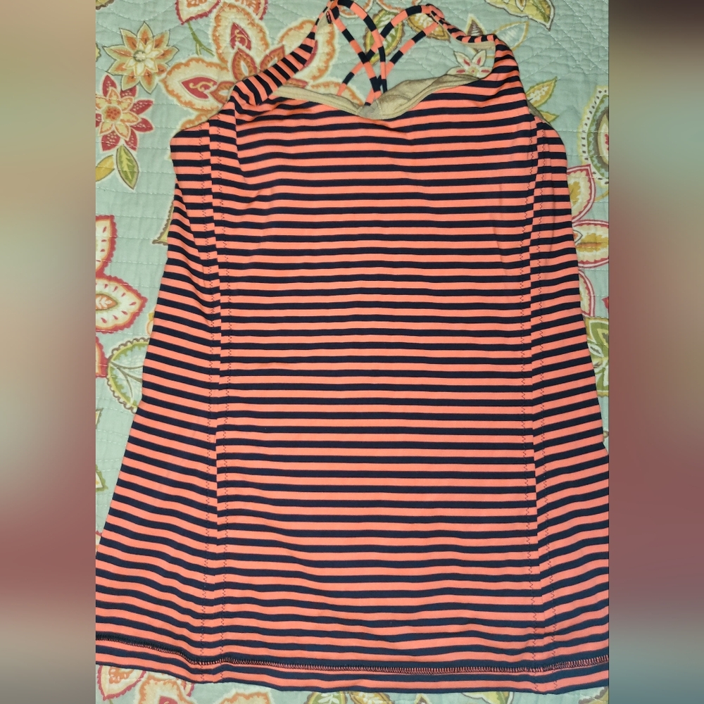 Lululemon workout top - Size 8